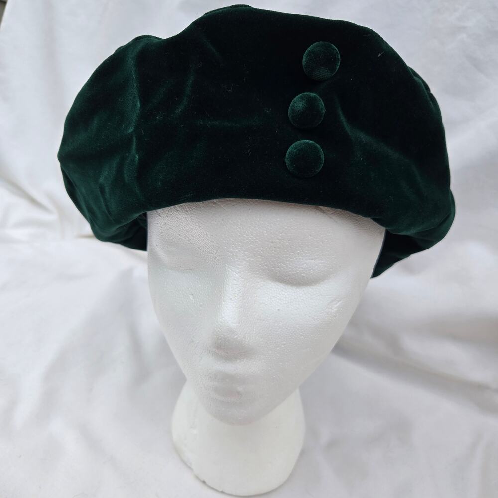 Betmar Beret Deep Hunter Green Velvet Stacked Fabric Covered Button Detail *read